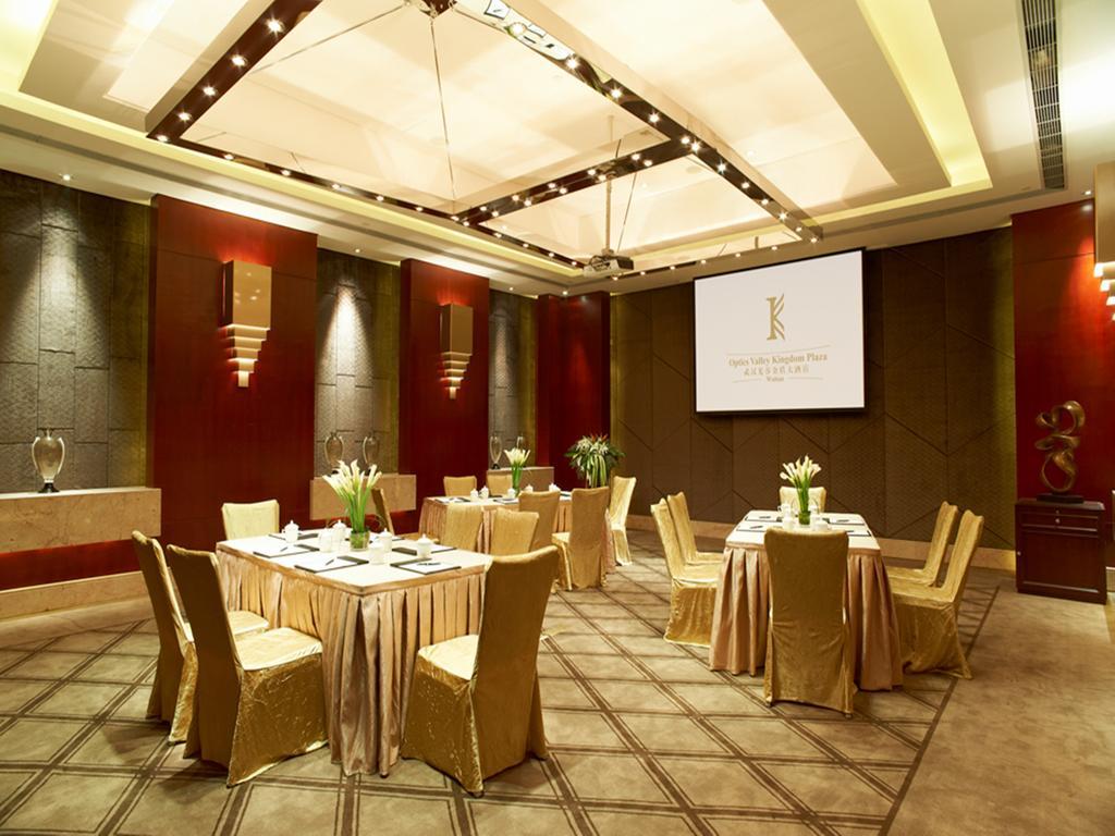 Optics Valley Kingdom Plaza Wuhan Bagian luar foto